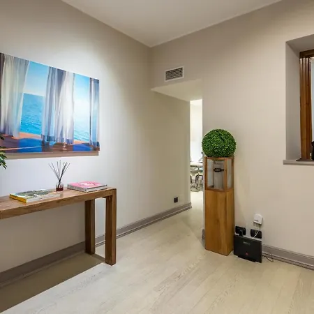 Apartment Gemma Preziosa Tra Il Castello Sforzesco Ed Il Duomo Di By Easylife