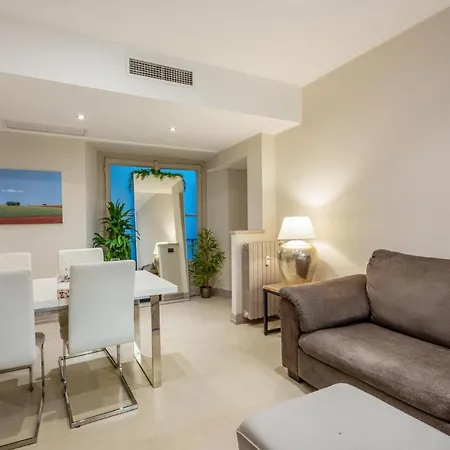 Gemma Preziosa Tra Il Castello Sforzesco Ed Il Duomo Di By Easylife Appartement Milaan